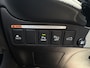 Mitsubishi Outlander 2.4 PHEV Intense+ / Stoel/Stuurverwarming / Climate control / Glazen schuif-/kanteldak / Trekhaak geremd trekgewicht 1500 kg / Navigatie / Bluetooth /