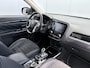 Mitsubishi Outlander 2.4 PHEV Intense+ / Stoel/Stuurverwarming / Climate control / Glazen schuif-/kanteldak / Trekhaak geremd trekgewicht 1500 kg / Navigatie / Bluetooth /