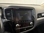 Mitsubishi Outlander 2.4 PHEV Intense+ / Stoel/Stuurverwarming / Climate control / Glazen schuif-/kanteldak / Trekhaak geremd trekgewicht 1500 kg / Navigatie / Bluetooth /