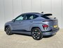 Hyundai Kona Electric Comfort Smart 65.4 kWh / Navigatie / Cruise Control Adaptief / Climate Control / Achterklep Elektrisch / Stoel & Stuurwiel Verwarming Voorzijde /