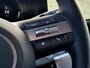 Hyundai Kona Electric Comfort Smart 65.4 kWh / Navigatie / Cruise Control Adaptief / Climate Control / Achterklep Elektrisch / Stoel & Stuurwiel Verwarming Voorzijde /