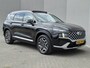 Hyundai Santa Fe 1.6 T-GDI PHEV Premium Sky / SOH 100% / Dealer onderhouden / Glazen schuif- en kanteldak / Head Up Display / Trekgewicht 1350 kg / Elektrische achterklep / Stuur- Stoel & Achterbank verwarming / Rondomzicht camera / Stoelventilatie /