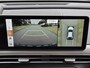 Genesis GV60 Long Range Sport 74 kWh AWD / SOH 98% / Fabrieksgarantie tot 05-2027 / Dealer onderhouden / Trekhaak afneembaar / CCS snelladen / Trekgewicht 1600 kg / Head Up Display  / Panoramadak / Warmtepomp / Stuur- & Stoelverwarming / Rondomzicht camera / Stoelventilatie / Elektrische achterklep /
