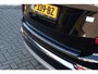 Volvo XC90 T8 AWD Inscription | Adaptieve Cruise Control met Pilot Assist | Parkeerverwarming met timer | Verwarmbare voorstoelen, stuurwiel & zittingen achter | Nappa lederen bekleding met ventilatie | Massagefunctie in de voorstoelen | Elektrisch bedienbare voorstoelen met geheugen | Bowers & Wilkins Premium Audio | Elektrisch bedienbaar glazen panoramisch schuif-/kanteldak | Trekhaak met semi elektrisch inklapbare kogel | Luchtvering met FOUR-C settings | 21 inch Lichtmetalen velgen | 360 graden rondomzicht camera