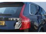 Volvo XC90 T8 AWD Inscription | Adaptieve Cruise Control met Pilot Assist | Parkeerverwarming met timer | Verwarmbare voorstoelen, stuurwiel & zittingen achter | Nappa lederen bekleding met ventilatie | Massagefunctie in de voorstoelen | Elektrisch bedienbare voorstoelen met geheugen | Bowers & Wilkins Premium Audio | Elektrisch bedienbaar glazen panoramisch schuif-/kanteldak | Trekhaak met semi elektrisch inklapbare kogel | Luchtvering met FOUR-C settings | 21 inch Lichtmetalen velgen | 360 graden rondomzicht camera
