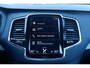 Volvo XC90 T8 AWD Inscription | Adaptieve Cruise Control met Pilot Assist | Parkeerverwarming met timer | Verwarmbare voorstoelen, stuurwiel & zittingen achter | Nappa lederen bekleding met ventilatie | Massagefunctie in de voorstoelen | Elektrisch bedienbare voorstoelen met geheugen | Bowers & Wilkins Premium Audio | Elektrisch bedienbaar glazen panoramisch schuif-/kanteldak | Trekhaak met semi elektrisch inklapbare kogel | Luchtvering met FOUR-C settings | 21 inch Lichtmetalen velgen | 360 graden rondomzicht camera