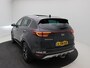 Kia Sportage 1.6 T-GDI GT-Line / Dealer Onderhouden / 7 Jaar Garantie / GT-Line / Camera / Stoel en Stuurverwarming / Panoramadak / Cruise Control / 1600Kg Trekgewicht / Trekhaak / | Achterbank verwarmd | Achteruitrijcamera | Elektrisch glazen panorama-dak