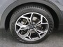 Kia Sportage 1.6 T-GDI GT-Line / Dealer Onderhouden / 7 Jaar Garantie / GT-Line / Camera / Stoel en Stuurverwarming / Panoramadak / Cruise Control / 1600Kg Trekgewicht / Trekhaak / | Achterbank verwarmd | Achteruitrijcamera | Elektrisch glazen panorama-dak