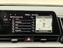 Kia Sportage 1.6 T-GDi Plug-in Hybrid AWD DynamicLine / SOH 100% / Dealer Onderhouden / Fabrieksgarantie tot 11-2029 / Dealer onderhouden / 1.350 kg Trekgewicht / Stuur & Stoelverwarming / Navigatie / Camera / Apple Carplay Android Auto / | Achteruitrijcamera | Apple Carplay/Android Auto | Cruise control adaptief met Stop&Go en stuurhulp