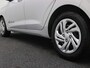 Hyundai i10 1.0 Comfort Smart / Navigatie / Cruise Control / Airco / LED dagrijverlichting / Achteruitrijcamera / Parkeersensoren achter / Fabrieksgarantie t/m 25-01-2030 /