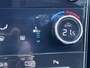 Hyundai Santa Fe 1.6 T-GDI PHEV Premium 4WD / Fabrieksgarantie tot 12-2029 / Dealer onderhouden / Afneembare Trekhaak / HUD / EAER 54 km / Camera 360° / Stoelventilatie / Stuur-, stoel- & achterbankverwarming / 20" LM wielen & All Season banden / | Achterbank verwarmd | Achteruitrij assistent | Afneembare trekhaak 1.010 kg
