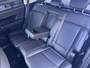 Hyundai Santa Fe 1.6 T-GDI PHEV Premium 4WD / Fabrieksgarantie tot 12-2029 / Dealer onderhouden / Afneembare Trekhaak / HUD / EAER 54 km / Camera 360° / Stoelventilatie / Stuur-, stoel- & achterbankverwarming / 20" LM wielen & All Season banden / | Achterbank verwarmd | Achteruitrij assistent | Afneembare trekhaak 1.010 kg