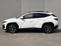 Hyundai Tucson 1.6 T-GDI PHEV Premium Sky 4WD / Accu SoH 100 % / Panorama schuifdak / Wit leder / HUD / Camera / Elektr. stoelen & klep / Stoelventilatie / Stuur-, stoel- en achterbankverwarming /19" LM wielen & All Season banden / | Accu State of Health 100 % | Apple Carplay/Android Auto | Atlas White Solid / Accu SoH 100 % / Panorama schuifdak / Wit leder / HUD / Camera / Elektr. stoelen & klep / Stoelventilatie / Stuur-, stoel- en achterbankverwarming /19" LM wielen & All Season banden /