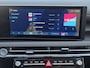 Hyundai Tucson 1.6 T-GDI PHEV Comfort Smart / Facelift Model / Head Up Display / Trekgewicht 1210 kg / Elektrische achterklep / Stuur- & Stoelverwarming / Achteruitrijcamera / Adaptief cruise control / EAER bereik 68 km bereik stad 87 km / Draadloze telefoon lader / Keyless Entry/Start /