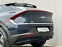 Kia EV6 Edition 77.4 kWh/ SOH 100% / Fabrieksgarantie tot 18-06-2032 / 1.600 kg trekgewicht / Android Auto & Apple Carplay / Navigatie / Cruise Control Adaptief / Climate Control / DAB / Draadloze Telefoonlader / Camera / Parkeerassistent / 19" Lichtmetalen Wiele | Achteruitrijcamera | Apple Carplay/Android Auto | Cruise control adaptief met Stop&Go en stuurhulp
