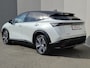 Nissan Ariya e-4ORCE Evolve 91 kWh / SOH 99% / Fabrieksgarantie tot 01-2027 / CCS snelladen / Trekgewicht 1500 kg / Warmtepomp / Bose Audio Systeem / Stoelventilatie / Elektrische achterklep / Head Up Display / Glazen schuif- en kanteldak / Stuur- Stoel & Achterbank verwarming / Rondomzicht camera /