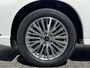 Mitsubishi Outlander 2.4 PHEV Intense+ / Trekhaak Afneembaar / Trekgewicht 1.500 KG / Stoelverwarming / Achteruitrijcamera / Navigatie / Apple CarPlay & Android Auto / Stoel verwarming voor / SoH 73% /