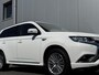 Mitsubishi Outlander 2.4 PHEV Intense+ / Trekhaak Afneembaar / Trekgewicht 1.500 KG / Stoelverwarming / Achteruitrijcamera / Navigatie / Apple CarPlay & Android Auto / Stoel verwarming voor / SoH 73% /