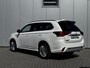 Mitsubishi Outlander 2.4 PHEV Intense+ / Trekhaak Afneembaar / Trekgewicht 1.500 KG / Stoelverwarming / Achteruitrijcamera / Navigatie / Apple CarPlay & Android Auto / Stoel verwarming voor / SoH 73% /