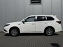 Mitsubishi Outlander 2.4 PHEV Intense+ / Trekhaak Afneembaar / Trekgewicht 1.500 KG / Stoelverwarming / Achteruitrijcamera / Navigatie / Apple CarPlay & Android Auto / Stoel verwarming voor / SoH 73% /