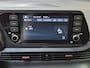 Hyundai i20 1.0 T-GDI Premium / Navigatie via Apple Carplay of Android Auto / Stuur- & Stoel verwarming / Achteruitrijcamera / Cruise control / Parkeersensoren achter / Climate control / Trekgewicht 1110 kg /