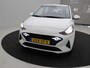 Hyundai i10 1.0 Comfort Smart 5-zits / Navigatie / Cruise Control / LMV / 5-Persoons / Airco / Stoelverwarming voor / Stuurwiel verwarming / Parkeersensoren achter / Achteruitrijcamera / Apple CarPlay & Android Auto / Fabrieksgarantie tot 26-05-2030 /