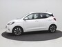 Hyundai i10 1.0 Comfort Smart 5-zits / Navigatie / Cruise Control / LMV / 5-Persoons / Airco / Stoelverwarming voor / Stuurwiel verwarming / Parkeersensoren achter / Achteruitrijcamera / Apple CarPlay & Android Auto / Fabrieksgarantie tot 26-05-2030 /