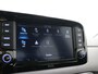 Hyundai i10 1.0 Comfort Smart 5-zits / Navigatie / Cruise Control / LMV / 5-Persoons / Airco / Stoelverwarming voor / Stuurwiel verwarming / Parkeersensoren achter / Achteruitrijcamera / Apple CarPlay & Android Auto / Fabrieksgarantie tot 26-05-2030 /
