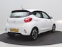 Hyundai i10 1.0 Comfort Smart 5-zits / Navigatie / Cruise Control / LMV / 5-Persoons / Airco / Stoelverwarming voor / Stuurwiel verwarming / Parkeersensoren achter / Achteruitrijcamera / Apple CarPlay & Android Auto / Fabrieksgarantie tot 26-05-2030 /