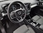 Volvo XC40 1.5 T5 Recharge Plus Dark / All season banden / Harman/Kardon Audio Systeem / Park Assist Pack & Seat Pack / Trekgewicht 1.800 kg / Stuur- & Stoelverwarming / Navigatie d.m.v. Apple Carplay/Android auto / Achteruitrijcamera /