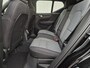 Volvo XC40 1.5 T5 Recharge Plus Dark / All season banden / Harman/Kardon Audio Systeem / Park Assist Pack & Seat Pack / Trekgewicht 1.800 kg / Stuur- & Stoelverwarming / Navigatie d.m.v. Apple Carplay/Android auto / Achteruitrijcamera /