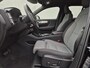 Volvo XC40 1.5 T5 Recharge Plus Dark / All season banden / Harman/Kardon Audio Systeem / Park Assist Pack & Seat Pack / Trekgewicht 1.800 kg / Stuur- & Stoelverwarming / Navigatie d.m.v. Apple Carplay/Android auto / Achteruitrijcamera /