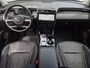 Hyundai Tucson 1.6 T-GDI PHEV Premium 4WD / Dealer onderhouden / All season banden / Elektrische achterklep / Stuur- Stoel & Achterbank verwarming / Trekgewicht 1350 kg / Stoelventilatie / Adaptief cruise control / Rondomzicht camera / Apple Carplay Android Auto / Keyless Entry/Start /