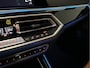 BMW X5 45e M-Performance Seats | 360 View | Panorama | ACC | Kristal pook | Head-Up | Laser-LED | Memory | Harman-Kardon | Keyless-Go | Trekhaak | Drive Assist Pro. | Leder | 4-Zone Clima | Standkachel | Rijklaarprijs & Bovag garantie | Carplay | Draadloos Laden | DAB | Sfeerverlichting |