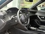 Peugeot e-2008 EV Allure 54 kWh | tot 406km WLTP range | Parkeersensoren voor + achter | Draadloos Apple Carplay/Android Auto | Cruise Control | Privacy Glass