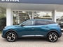 Peugeot e-2008 EV Allure 54 kWh | tot 406km WLTP range | Parkeersensoren voor + achter | Draadloos Apple Carplay/Android Auto | Cruise Control | Privacy Glass