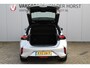 Opel Corsa 1.2-75pk Sport. In nieuwstaat verkerende Opel Corsa ! Autm. airco, cruise control, Apple Carplay/Android auto, Camera, LED verl., side- en lane assist, Stoel- en stuurwiel verwarming, Panoramadak, Parkeersensoren etc.