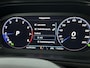 Volkswagen T-Roc 1.5 TSI R-Line | Panorama | IQ-Light | ACC | Black-Line | Keyless-Entry | 19 inch | Carplay | Stuurverwarming | Dodehoek | Virtual-Cockpit | Stoelverwarming | Leder Dashboard | Climate Control | Autom. Parkeren | Autom. Achterklep | Draadloos Laden |