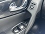 Nissan Qashqai 1.6 N-Connecta / Navigatie / Trekhaak (1500KG trekgewicht) / Stoelverwarming /