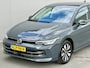 Volkswagen Golf Variant 1.5 TSI R-Line Edition / Airco / Stuur & Stoelverwarming / Adaptive cruise control / hill hold / Apple Carplay Android Auto / Navigatie / PDC voor & achter / All Seasonbanden /