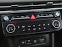 Hyundai Tucson 1.6 T-GDI PHEV Comfort Smart / Facelift Model / Dealer onderhouden / Fabrieksgarantie tot 09-2029 / Head Up Display / Trekgewicht 1210 kg / Elektrische achterklep / Achteruitrijcamera / Draadloze telefoon lader / Apple Carplay Android Auto / Stuur- & Stoelverwarming / Keyless Entry/Start /