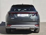 Hyundai Tucson 1.6 T-GDI PHEV Comfort Smart / Facelift Model / Dealer onderhouden / Fabrieksgarantie tot 09-2029 / Head Up Display / Trekgewicht 1210 kg / Elektrische achterklep / Achteruitrijcamera / Draadloze telefoon lader / Apple Carplay Android Auto / Stuur- & Stoelverwarming / Keyless Entry/Start /