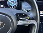 Hyundai Tucson 1.6 T-GDI PHEV Comfort Smart 4WD / Dealer Onderhouden / Trekhaak / SOH 100% / 1350KG Trekgewicht / Fabrieksgarantie tot 01-2029 / Stuur & Stoelverwarming / Elektrische Achterklep / Navigatie / Adaptief cruise control / Apple Carplay Android Auto / Krell Audio Systeem / Keyless Entry & Start /