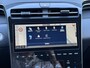 Hyundai Tucson 1.6 T-GDI PHEV Comfort Smart 4WD / Dealer Onderhouden / Trekhaak / SOH 100% / 1350KG Trekgewicht / Fabrieksgarantie tot 01-2029 / Stuur & Stoelverwarming / Elektrische Achterklep / Navigatie / Adaptief cruise control / Apple Carplay Android Auto / Krell Audio Systeem / Keyless Entry & Start /