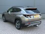 Hyundai Tucson 1.6 T-GDI PHEV Comfort Smart 4WD / Dealer Onderhouden / Trekhaak / SOH 100% / 1350KG Trekgewicht / Fabrieksgarantie tot 01-2029 / Stuur & Stoelverwarming / Elektrische Achterklep / Navigatie / Adaptief cruise control / Apple Carplay Android Auto / Krell Audio Systeem / Keyless Entry & Start /