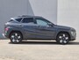 Hyundai Kona 1.6 GDI HEV Premium Sky | 18-inch lichtmetalen velgen met 215/55 R18-banden | Apple Carplay/Android Auto|telefoonintegratie premium | Ecotronic Gray Pearl