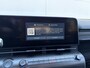 Hyundai Kona Electric Pure Edition 64.8 kWh / Navigatie / Apple Carplay & Android Auto / Airco / Achteruitrijcamera / Stuur & Stoelverwarming /