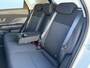 Hyundai Kona Electric Pure Edition 64.8 kWh / Navigatie / Apple Carplay & Android Auto / Airco / Achteruitrijcamera / Stuur & Stoelverwarming /