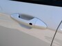 Hyundai Kona Electric Pure Edition 64.8 kWh / Navigatie / Apple Carplay & Android Auto / Airco / Achteruitrijcamera / Stuur & Stoelverwarming /
