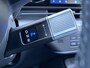 Hyundai Kona Electric Pure Edition 64.8 kWh / Navigatie / Apple Carplay & Android Auto / Airco / Achteruitrijcamera / Stuur & Stoelverwarming /